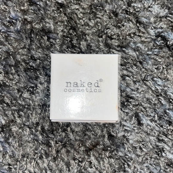naked cosmetics eyeshadow shade 03 - Picture 3 of 5